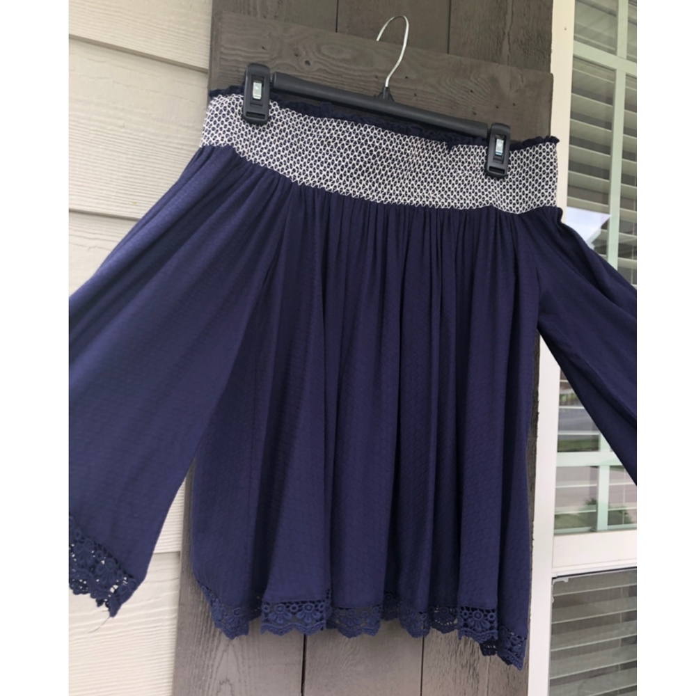 Off the shoulder long sleeve